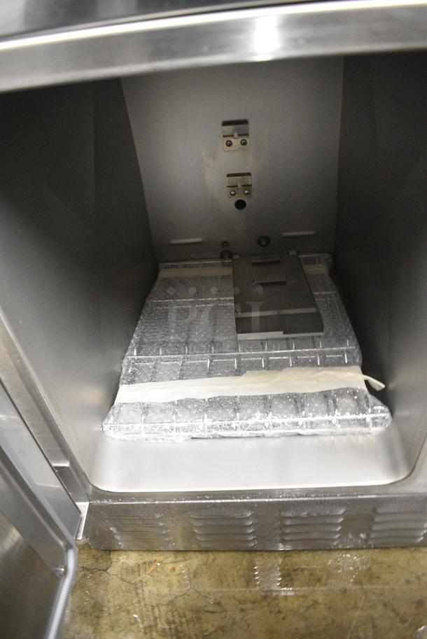 BRAND NEW SCRATCH AND DENT! Vulcan C24EO5AF Stainless Steel 5 Pan Boilerless Electric Countertop Steamer with Auto-Fill. 240 Volts, 3/1 Phase. - Image 6 of 8