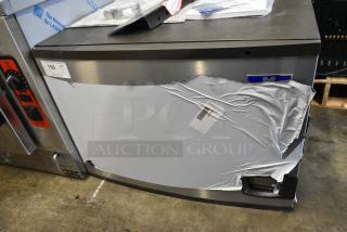 BRAND NEW SCRATCH AND DENT! 2024 Manitowoc IDT0500A-261 Indigo NXT 30" Air Cooled Cube Ice Machine - 208-230 Volts, 1 Phase, 520 lb.