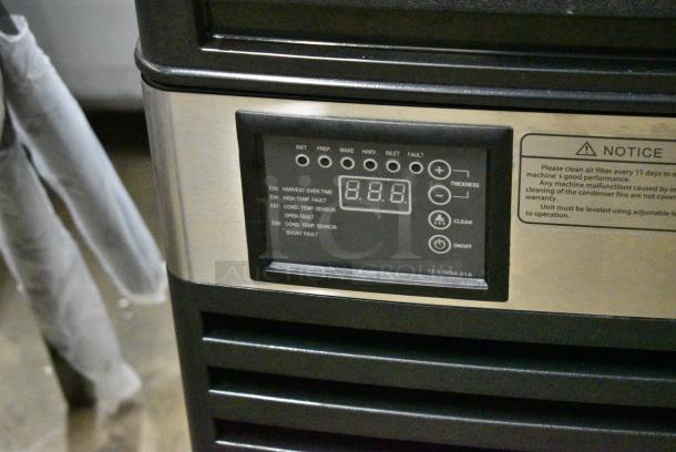 BRAND NEW SCRATCH AND DENT! 2024 Avantco 194UCF120A 19" Air Cooled Undercounter Full Cube Ice Machine - 129 lb. 115 Volts, 1 Phase. - Image 3 of 9