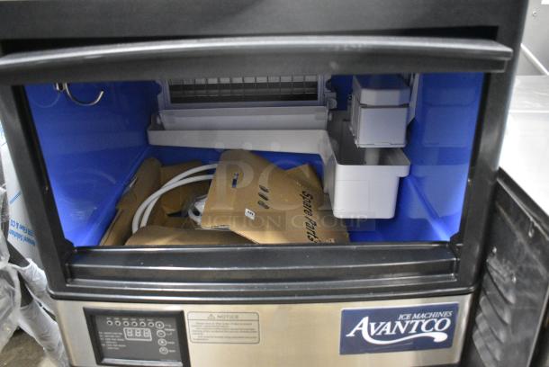 BRAND NEW SCRATCH AND DENT! 2024 Avantco 194UCF120A 19" Air Cooled Undercounter Full Cube Ice Machine - 129 lb. 115 Volts, 1 Phase. - Image 5 of 9