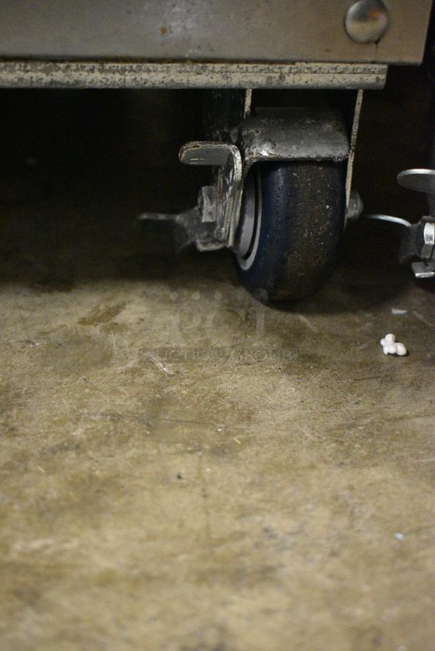 BRAND NEW SCRATCH AND DENT! 2018 Winston CAC507GR CVap Stainless Steel Commercial Cook and Hold Cabinet on Commercial Casters. 208 Volts, 1 Phase. - Image 5 of 9