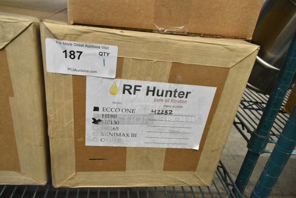 BRAND NEW SCRATCH AND DENT! RF Hunter HF130 130 Lb Fryer Oil Filter, Mobile, Gravity Drain - Image 2 of 8