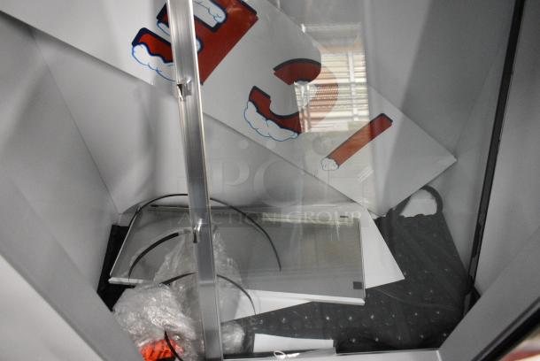 BRAND NEW SCRATCH AND DENT! Leer L040UCGP 51" Indoor Cold Wall Ice Merchandiser with Straight Front and Glass Door. 115 Volts, 1 Phase. Tested and Working! - Image 5 of 9