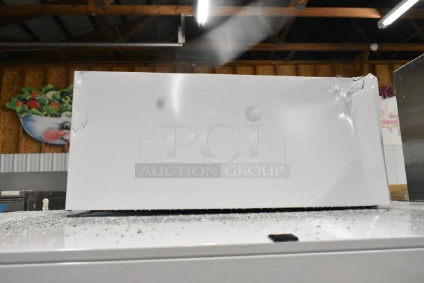 BRAND NEW SCRATCH AND DENT! Leer L040UCGP 51" Indoor Cold Wall Ice Merchandiser with Straight Front and Glass Door. 115 Volts, 1 Phase. Tested and Working! - Image 6 of 9