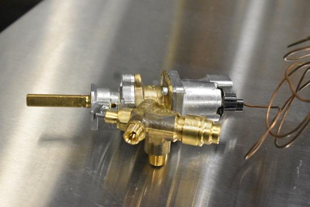 Metal Unit - Image 3 of 8