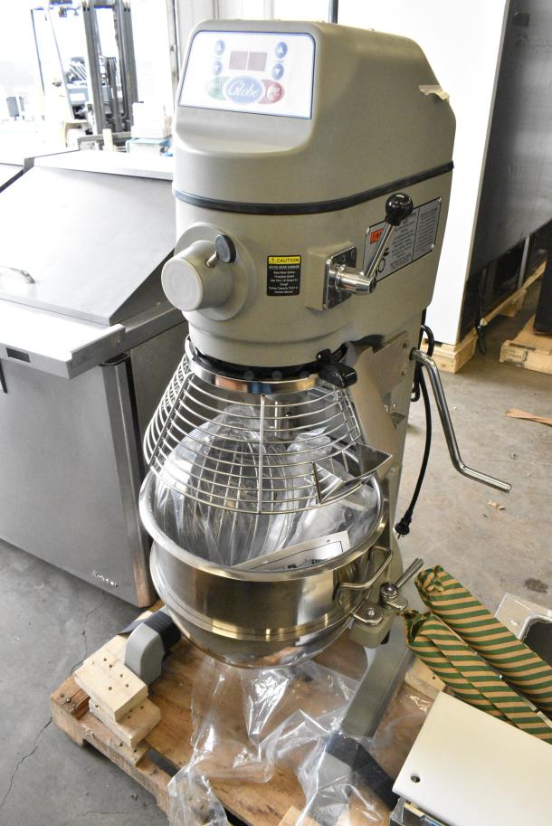 BRAND NEW SCRATCH AND DENT! Globe SP30P Metal Commercial Floor Style 30 Quart Planetary Dough Mixer w/ Stainless Steel Mixing Bowl, Bowl Guard, Paddle, Dough Hook and Whisk Attachments. 220 Volts, 1 Phase. - Image 1 of 10