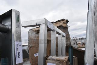 BRAND NEW SCRATCH AND DENT! Regency 600DUN24608 60" x 24" x 8" Aluminum Dunnage Rack - 1850 lb. Capacity