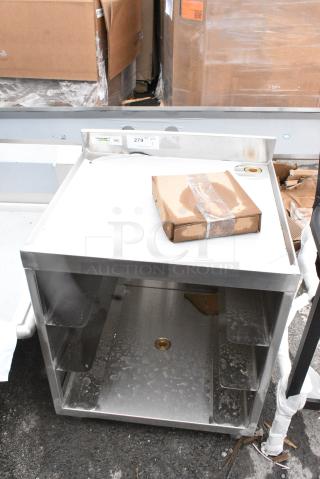 BRAND NEW SCRATCH AND DENT! Regency 600GRSU2324C Stainless Steel Corrugated Top Glass Rack Storage Unit - 23" x 24"