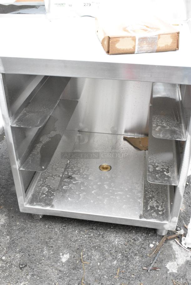 BRAND NEW SCRATCH AND DENT! Regency 600GRSU2324C Stainless Steel Corrugated Top Glass Rack Storage Unit - 23" x 24" - Image 2 of 6