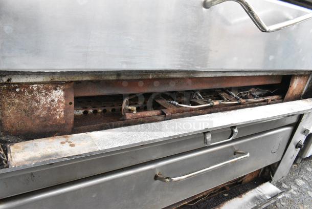 2 Montague 25P-2 Stainless Steel Commercial Natural Gas Powered Single Deck Gas Powered Pizza Oven. 2 Times Your Bid! - Image 4 of 9