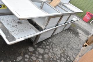 BRAND NEW SCRATCH AND DENT! Regency 600S32424224 16 Gauge Stainless Steel Three Compartment Commercial Sink with Galvanized Steel Legs and 2 Drainboards. No Legs.