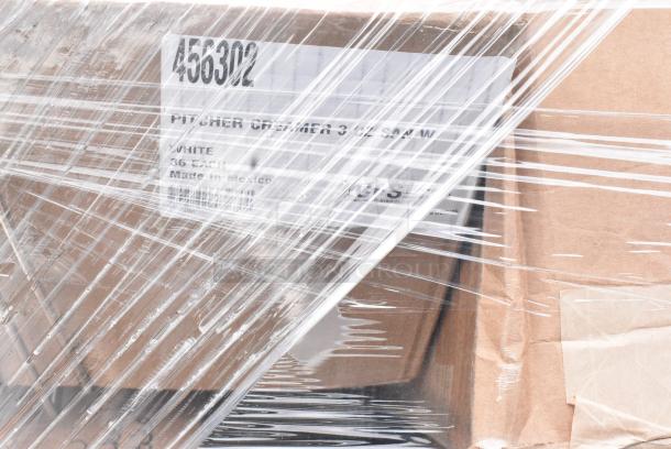 24 BRAND NEW SCRATCH AND DENT! Items Including 176IB200 Baker's Lane 12.6 Gallon / 200 Cup Shelf Ingredient Bin with Flip Lid, Label Sheet, and Scoop, Libbey 3282VCP37 Cidra 13 oz. Customizable Rocks / Double Old Fashioned Glass, 456302 Carlisle 2.9 oz. White SAN Plastic Creamer - 36/Case, 164TS1800 Lancaster Table & Seating 18" Cast Iron Table Base Spider. 24 Times Your Bid! May Be Missing Pieces. - Image 5 of 14