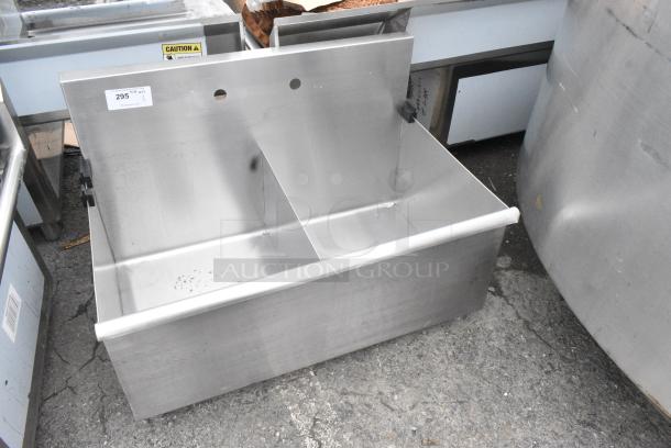 BRAND NEW SCRATCH AND DENT! Stainless Steel 2 Bay Sink. No Legs. - Image 3 of 5