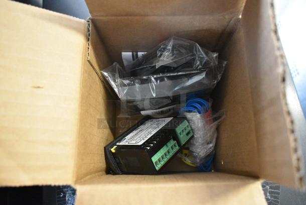 BRAND NEW SCRATCH AND DENT! Avantco 17819500 Carel Controller - Image 3 of 5