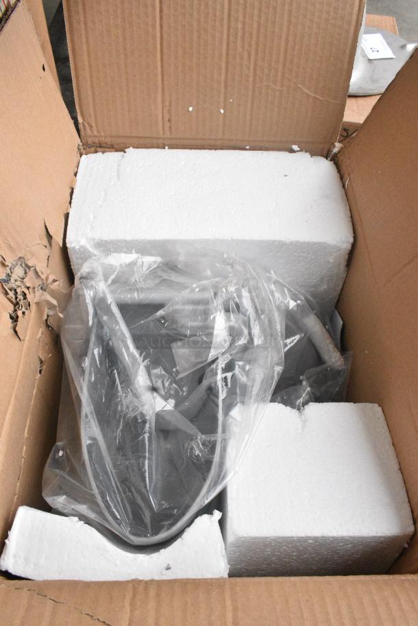 BRAND NEW SCRATCH AND DENT! 190M22HSHRDR Shredder Attachment for Mixers with #22 Hubs - Image 2 of 13