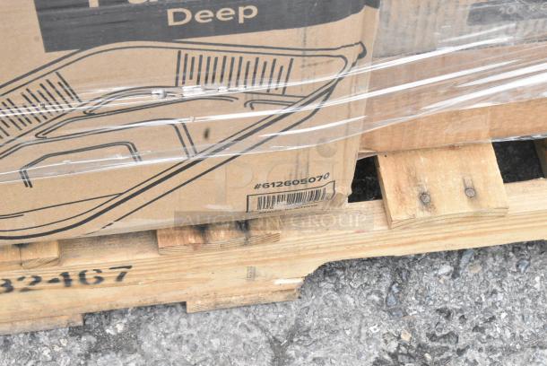 35 BRAND NEW SCRATCH AND DENT! Items Including 394345XL Noble NexGen Powder-Free Disposable Black Hybrid 3 Mil Thick Gloves - Extra Large - 1000/Case, 500CC16 Choice Clear PET Customizable Plastic Cold Cup - 16 oz. - 1000/Case, 612605070 Choice Full Size Foil Steam Table Pan Deep 3 3/8" Depth - Full Size Deep - 50/Case, 395TO993 EcoChoice 9" x 9" x 3" Compostable Sugarcane / Bagasse 3 Compartment Takeout Container - 200/Case, 395RP10 EcoChoice Compostable No PFAS Added Bamboo / Bagasse 10" Plate 3 Compartment - 500/Case, 612509L LID 9" FOIL LAM BOARD 500. 35 Times Your Bid! - Image 7 of 11