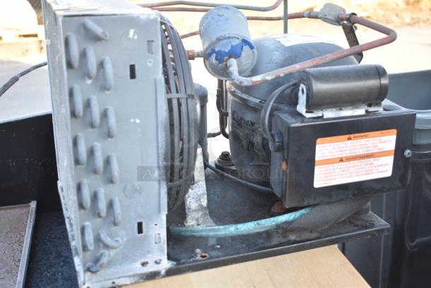 Metal Commercial Remote Open Grab N Go Merchandiser. - Image 10 of 13