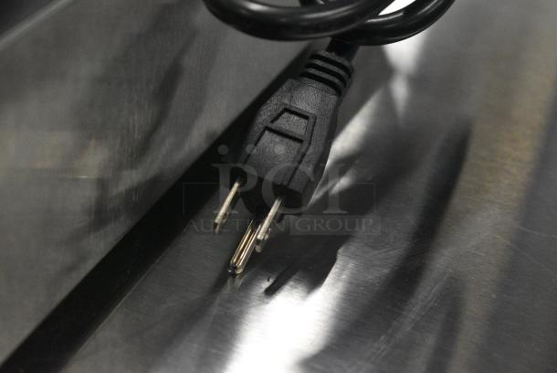 BRAND NEW SCRATCH AND DENT! Carnival King 382WSM22 Stainless Steel Non-Stick Double Waffle Maker with Timers. 120 Volts, 1 Phase. Tested and Working! - Image 9 of 10