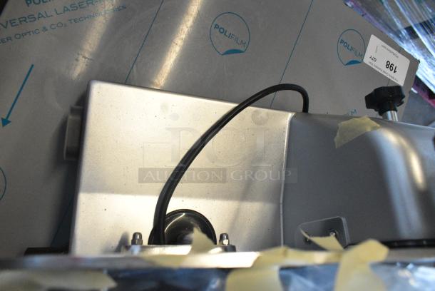 BRAND NEW SCRATCH AND DENT! Avantco 177SL310 Metal Commercial Countertop Meat Slicer w/ Blade Sharpener. 110-120 Volts, 1 Phase. Tested and Working! - Image 4 of 6