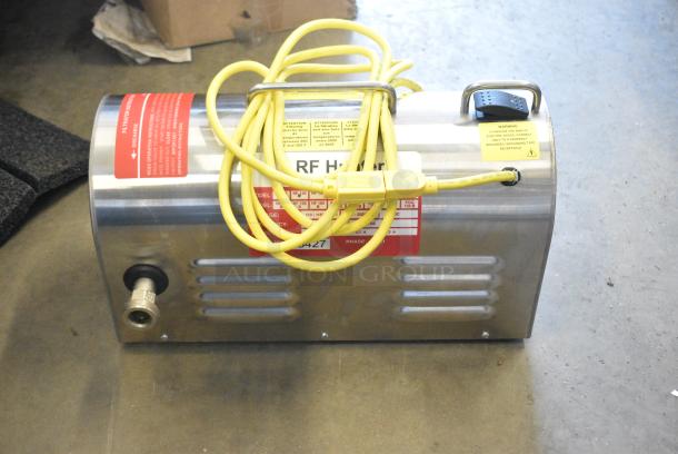 BRAND NEW SCRATCH AND DENT! RF Hunter HF130 130 Lb Fryer Oil Filter, Mobile, Gravity Drain - Image 1 of 8