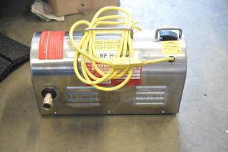BRAND NEW SCRATCH AND DENT! RF Hunter HF130 130 Lb Fryer Oil Filter, Mobile, Gravity Drain