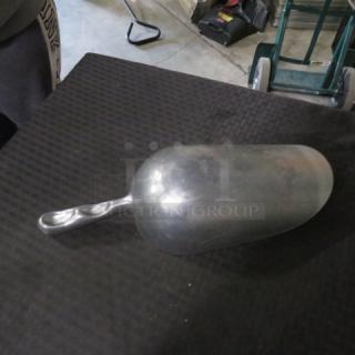 One 58oz Aluminum Scoop.