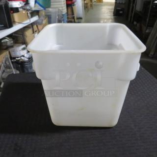 8 Quart Food Storage Container. 2XBID
