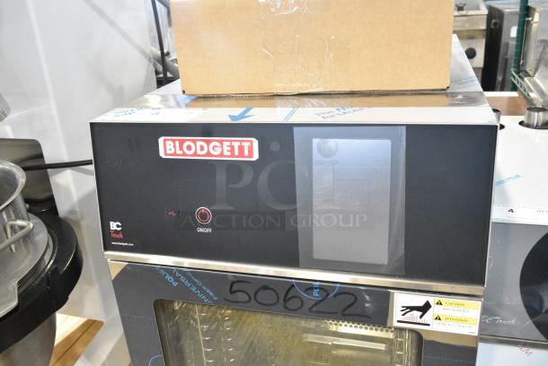 BRAND NEW SCRATCH AND DENT! Blodgett BLCT10E Stainless Steel Commercial Electric Powered Combi Convection Oven. 440/480 Volts, 3 Phase. - Image 3 of 6