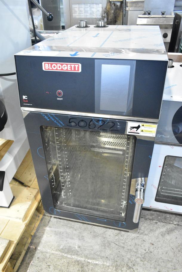 BRAND NEW SCRATCH AND DENT! Blodgett BLCT10E Stainless Steel Commercial Electric Powered Combi Convection Oven. 440/480 Volts, 3 Phase. - Image 5 of 6