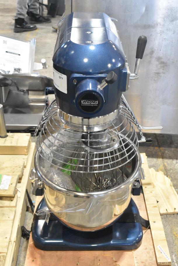 BRAND NEW SCRATCH AND DENT! 2023 Waring WSM20L Metal Commercial Countertop 20 Quart Planetary Dough Mixer w/ Stainless Steel Mixing Bowl, Bowl Guard, Dough Hook, Paddle and Whisk Attachments. 110-120 Volts, 1 Phase. Tested and Working! - Image 2 of 10