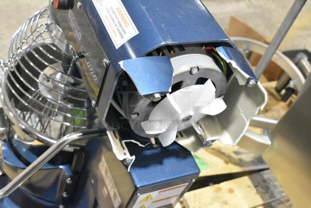 BRAND NEW SCRATCH AND DENT! 2023 Waring WSM20L Metal Commercial Countertop 20 Quart Planetary Dough Mixer w/ Stainless Steel Mixing Bowl, Bowl Guard, Dough Hook, Paddle and Whisk Attachments. 110-120 Volts, 1 Phase. Tested and Working! - Image 7 of 10