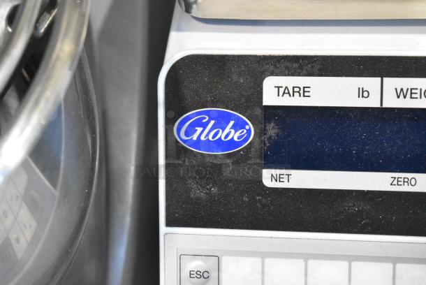BRAND NEW SCRATCH AND DENT! Globe GSP30B Metal Commercial Countertop Scale. 110-120 Volts, 1 Phase. Tested and Working! - Image 4 of 8