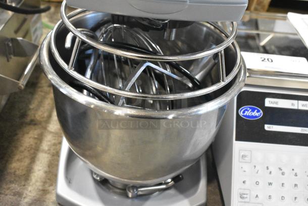 BRAND NEW SCRATCH AND DENT! 2021 Varimixer V5A Metal Commercial 5 Quart Planetary Dough Mixer w/ Stainless Steel Mixing Bowl, Bowl Guard, Dough Hook, Paddle and Whisk Attachments. 120 Volts, 1 Phase. Tested and Working! - Image 6 of 7