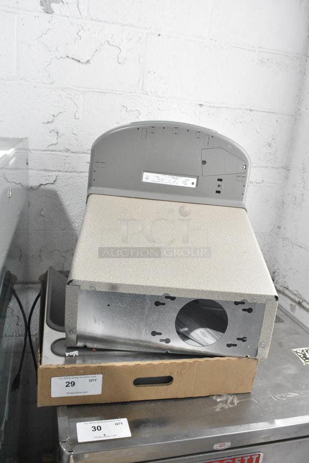 BRAND NEW SCRATCH AND DENT!  Elkay EZSDWS_1G Wall Mount Water Fountain. 115 Volts 1 Phase. - Image 2 of 7