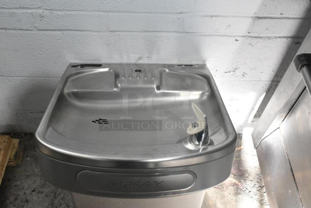 BRAND NEW SCRATCH AND DENT!  Elkay EZSDWS_1G Wall Mount Water Fountain. 115 Volts 1 Phase. - Image 4 of 7