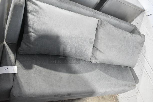 Gray Couch. - Image 4 of 4