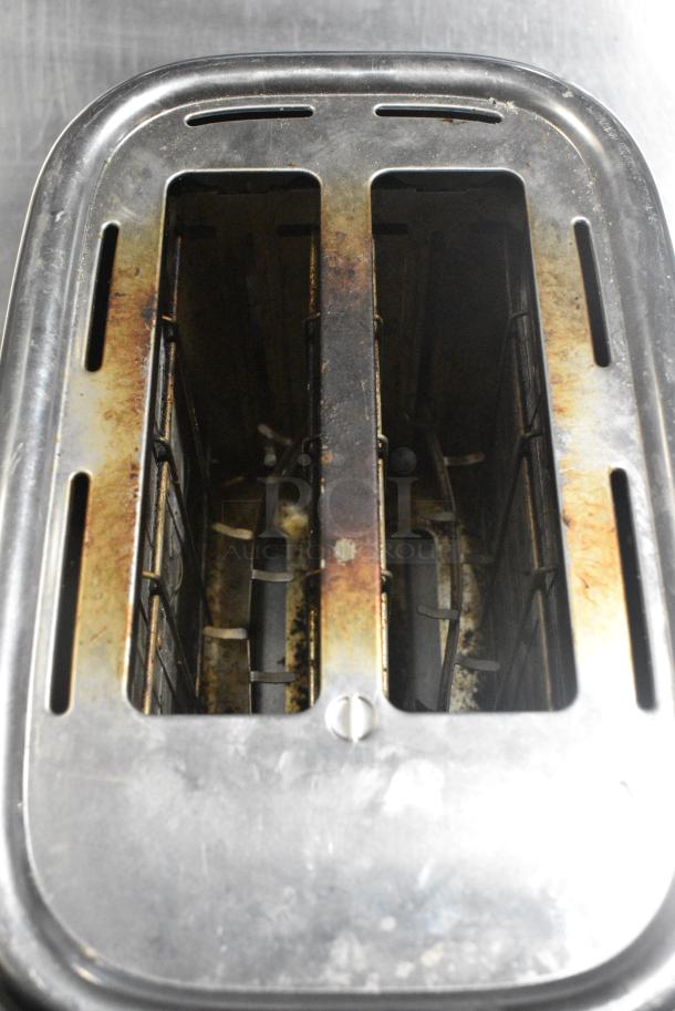 Black & Decker TR0012SS Metal Countertop 2 Slot Toaster. 120 Volts, 1 Phase. - Image 5 of 7