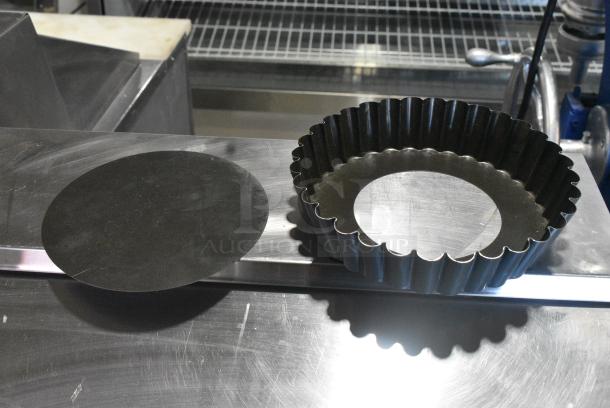 BRAND NEW SCRATCH AND DENT! 980331683 Matfer Bourgeat 331683 Exopan Steel 9" x 1 3/4" Fluted Non-Stick Deep Tart / Quiche Pan with Removable Bottom - Image 1 of 6