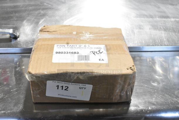 BRAND NEW SCRATCH AND DENT! 980331683 Matfer Bourgeat 331683 Exopan Steel 9" x 1 3/4" Fluted Non-Stick Deep Tart / Quiche Pan with Removable Bottom - Image 2 of 6