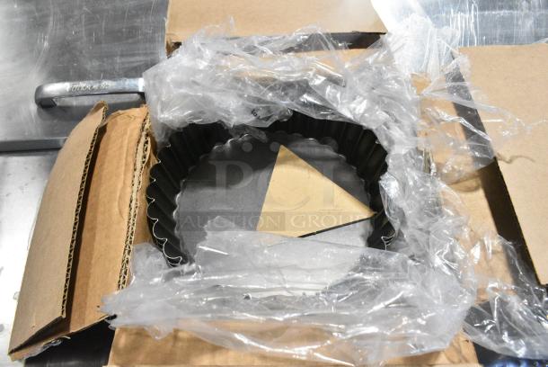 BRAND NEW SCRATCH AND DENT! 980331683 Matfer Bourgeat 331683 Exopan Steel 9" x 1 3/4" Fluted Non-Stick Deep Tart / Quiche Pan with Removable Bottom - Image 4 of 6