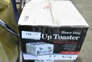 BRAND NEW SCRATCH AND DENT! 2024 Avantco 184THD27240 Medium-Duty Bread/Bagel Switch 4-Slice Commercial Toaster with Wide 1 1/2" Slots - 240 Volts, 1 Phase.
