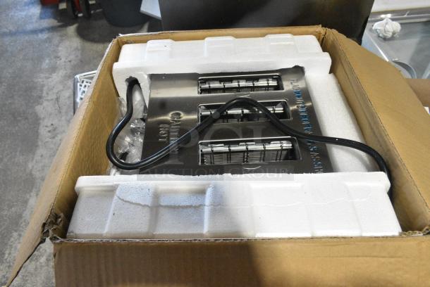 BRAND NEW SCRATCH AND DENT! 2024 Avantco 184THD27240 Medium-Duty Bread/Bagel Switch 4-Slice Commercial Toaster with Wide 1 1/2" Slots - 240 Volts, 1 Phase. - Image 2 of 5