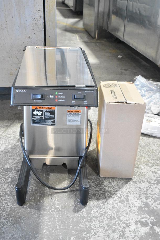 BRAND NEW SCRATCH AND DENT! Bunn 39900.0006 SmartWAVE 15-S-APS Low Profile Automatic Airpot Coffee Brewer w/ Hot Water Dispenser and Poly Brew Basket. 120 Volts, 1 Phase. - Image 1 of 11