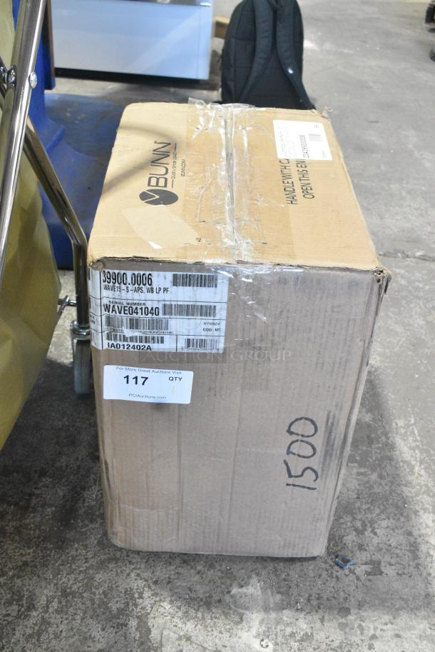 BRAND NEW SCRATCH AND DENT! Bunn 39900.0006 SmartWAVE 15-S-APS Low Profile Automatic Airpot Coffee Brewer w/ Hot Water Dispenser and Poly Brew Basket. 120 Volts, 1 Phase. - Image 2 of 11