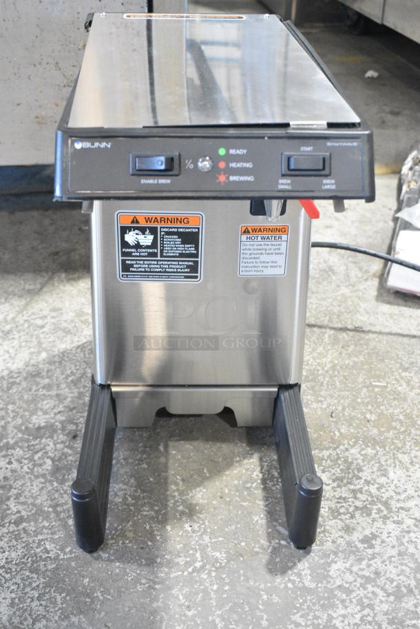 BRAND NEW SCRATCH AND DENT! Bunn 39900.0006 SmartWAVE 15-S-APS Low Profile Automatic Airpot Coffee Brewer w/ Hot Water Dispenser and Poly Brew Basket. 120 Volts, 1 Phase. - Image 4 of 11