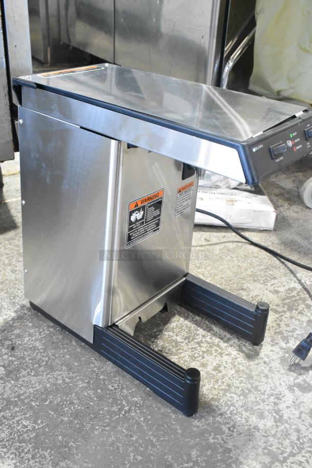 BRAND NEW SCRATCH AND DENT! Bunn 39900.0006 SmartWAVE 15-S-APS Low Profile Automatic Airpot Coffee Brewer w/ Hot Water Dispenser and Poly Brew Basket. 120 Volts, 1 Phase. - Image 7 of 11