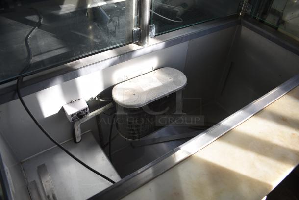 Leader LM60 S/C Stainless Steel Commercial Prep Table w/ Sneeze Guard on Commercial Casters. 115 Volts, 1 Phase. Tested and Powers On But Does Not Get Cold - Image 4 of 9