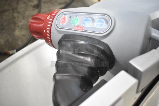 Berkel X13A Metal Commercial Countertop Meat Slicer w/ Blade Sharpener. 115 Volts, 1 Phase. Tested and Working! - Image 6 of 8