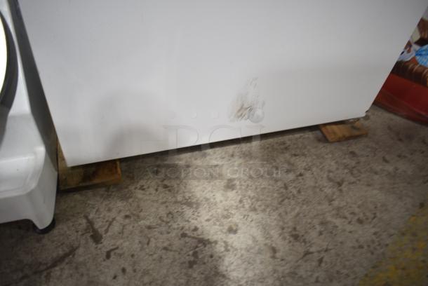 Kenmore 106.8263910 Metal Single Door Reach In Freezer. 115 Volts, 1 Phase. Tested and Working! - Image 5 of 7
