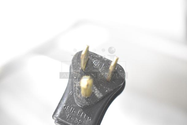 Kenmore 106.8263910 Metal Single Door Reach In Freezer. 115 Volts, 1 Phase. Tested and Working! - Image 7 of 7